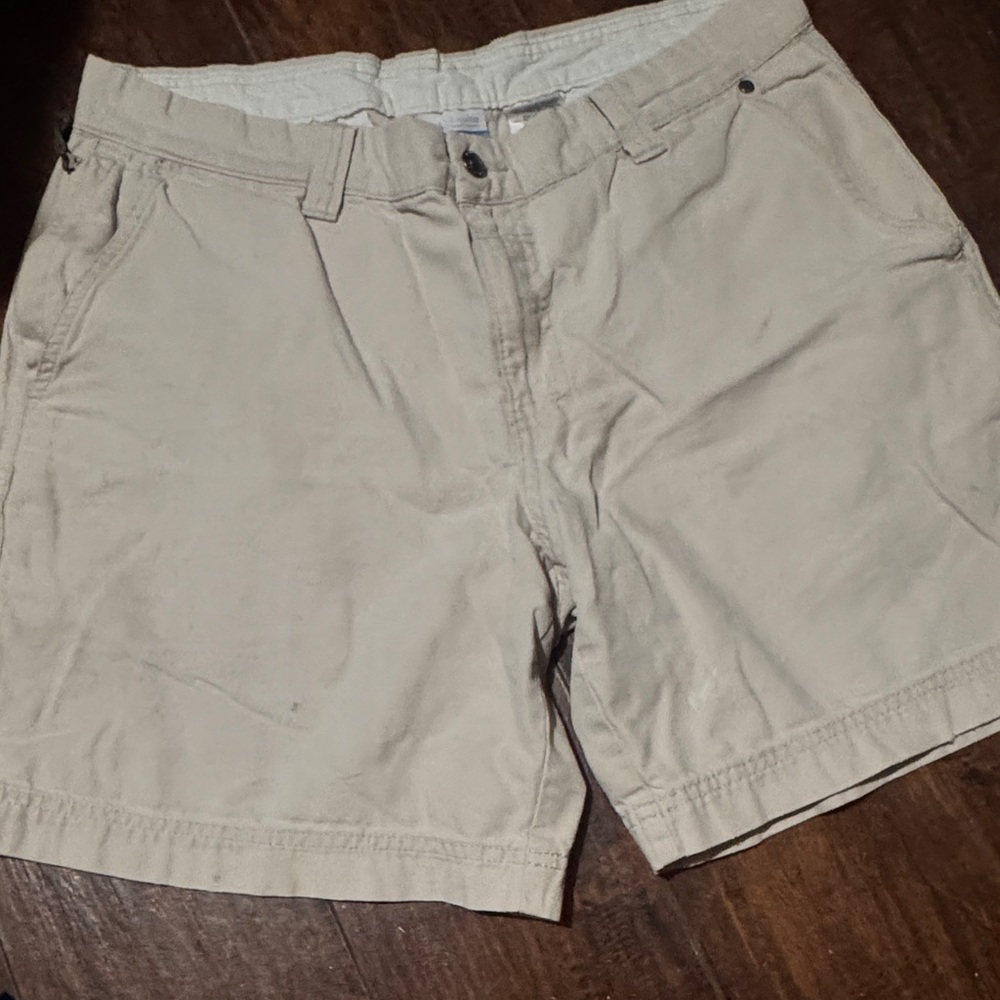 Columbia Men's Beige Flat Front Shorts